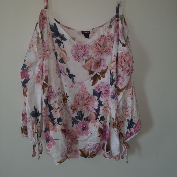 Torrid Top - Picture 1 of 1